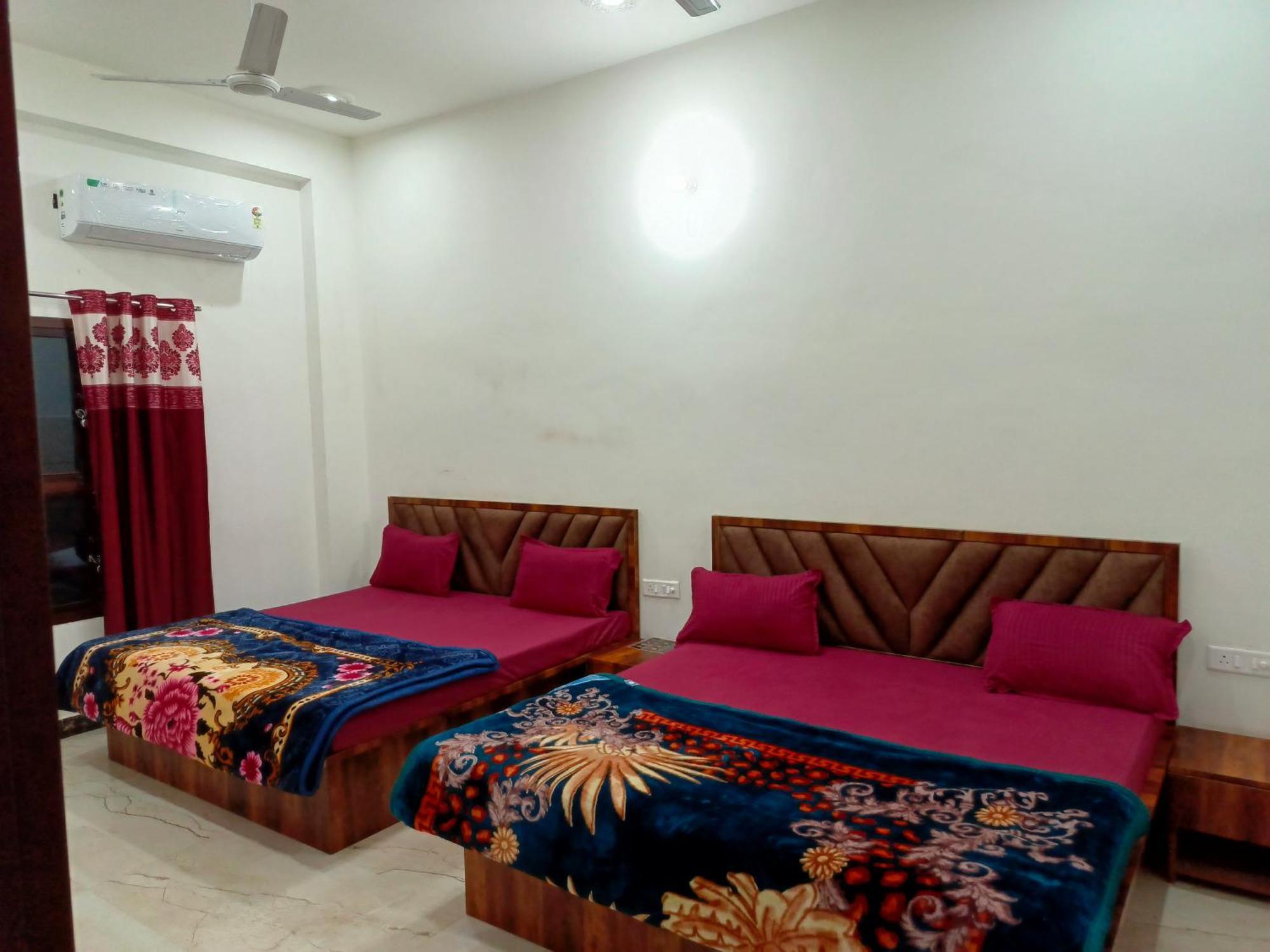 Shri Girraj Residency Hotel Mathura Eksteriør billede