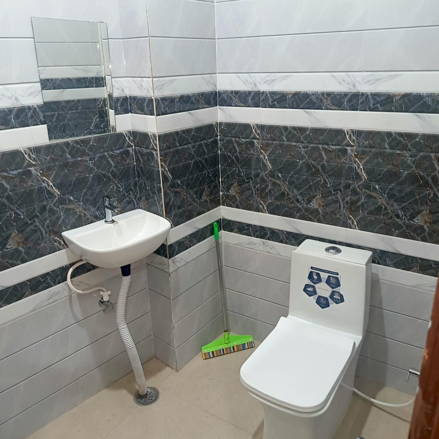 Shri Girraj Residency Hotel Mathura Eksteriør billede